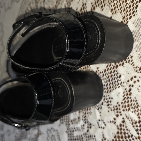 Tory Burch Lug Sole Patent Leather Clogs – Black – Size 8 - Picture 11 of 11